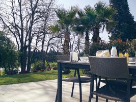 Отель Le Chateau Des Cinq Cantons Карпантра Экстерьер фото